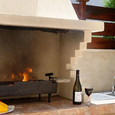 Luxury Coral Bay Shanta 3 Bedroom Distant Sea Views