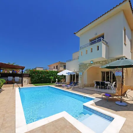 Villa Luxury Coral Bay Shanta 3 Bedroom Distant Sea Views Location