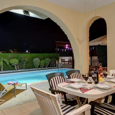 Luxury Coral Bay Shanta 3 Bedroom Distant Sea Views Location Villa
